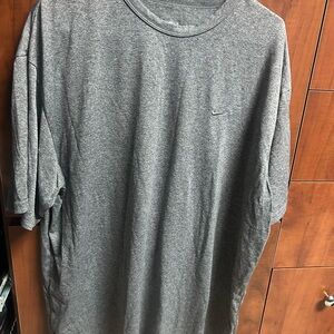 Nike Men's Heather Gray Short Sleeve Tee